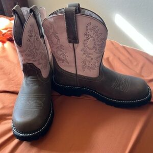 Ariat women’s brown & pink fat baby boots